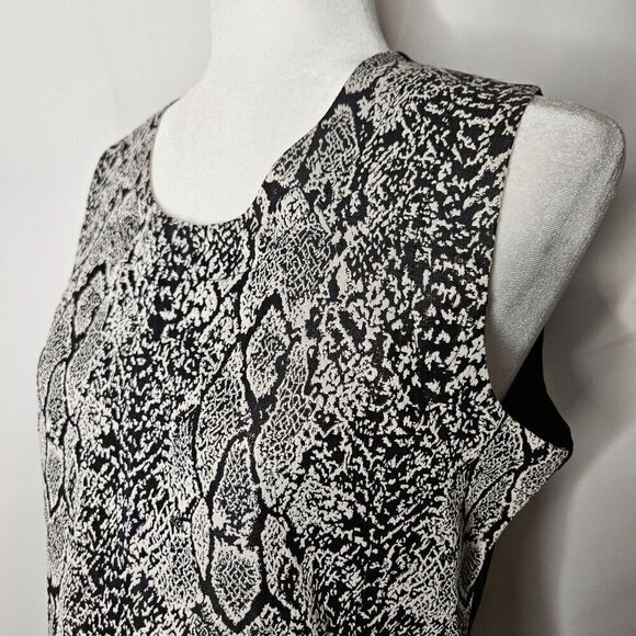 Misook Sleeveless Snake Skin Print Luxury Tank Top Small B&W  Metallic Mob Wife - Picture 3 of 10